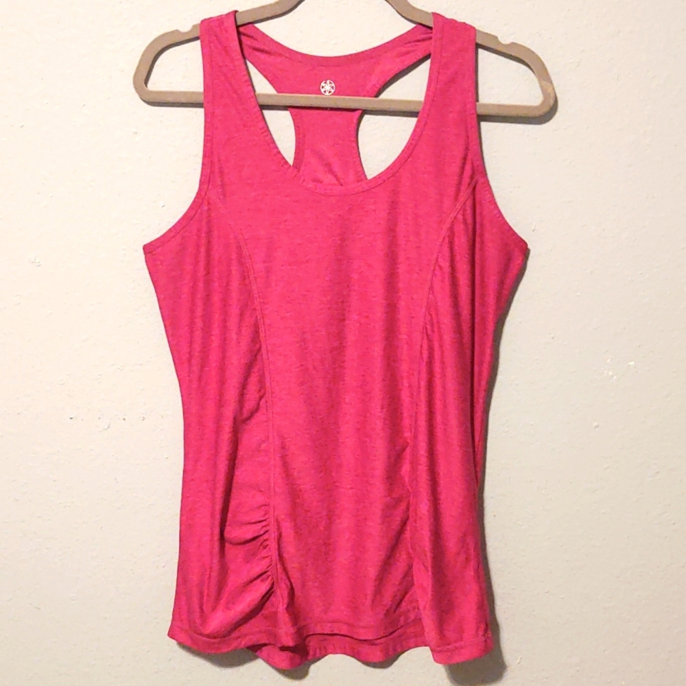 Gaiam keyhole tank